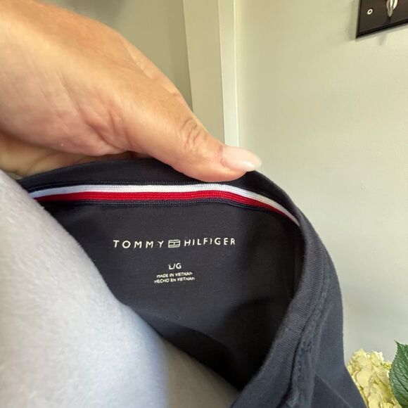 Tommy Hilfiger Navy Blue T-Shirt - Picture 6 of 8